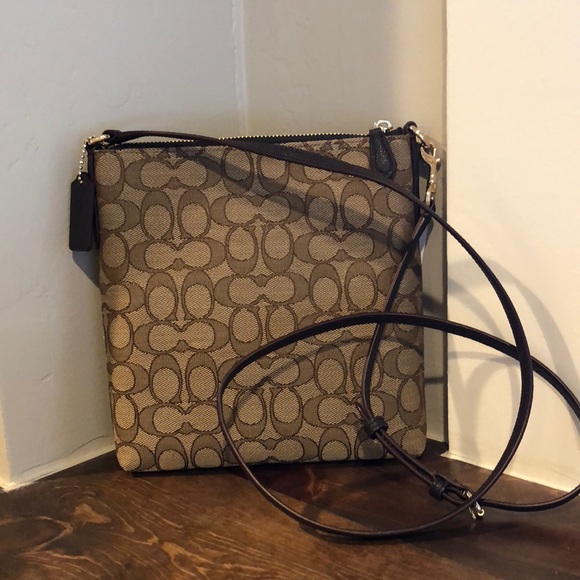 Coach Signature khaki brown messenger crossbody - Picture 3 of 7
